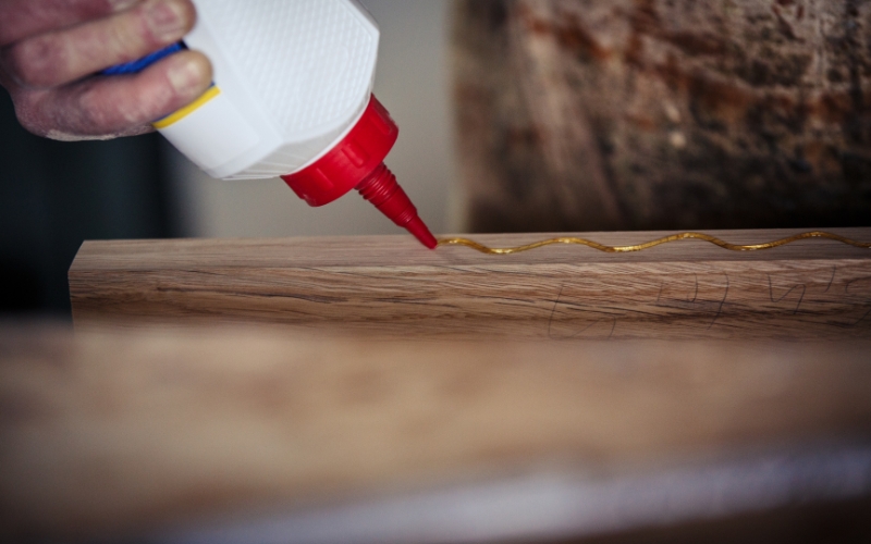 Keo dán gỗ công nghiệp là gì? 5 loại keo dán gỗ công nghiệp tốt nhất hiện nay