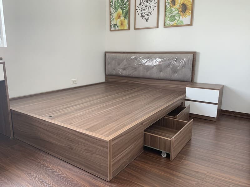 Giường gỗ không chân có thiết kế đơn giản, tinh tế