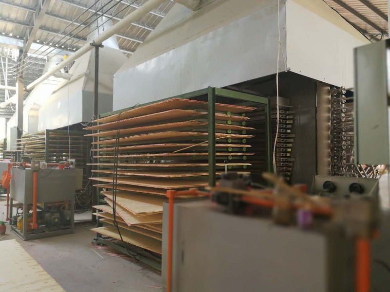 Có bao nhiêu loại máy ép ván công nghiệp gỗ?