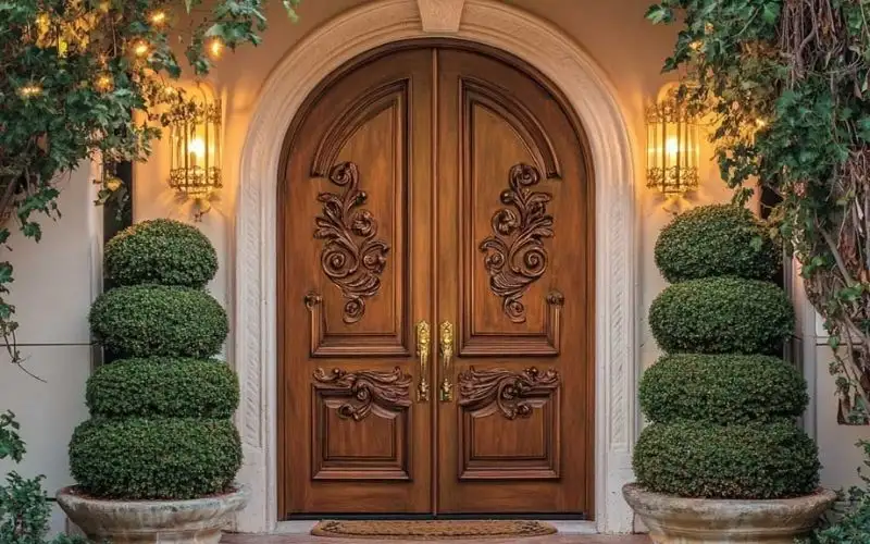 Làm cửa gỗ đẹp từ gỗ tự nhiên hay gỗ công nghiệp?