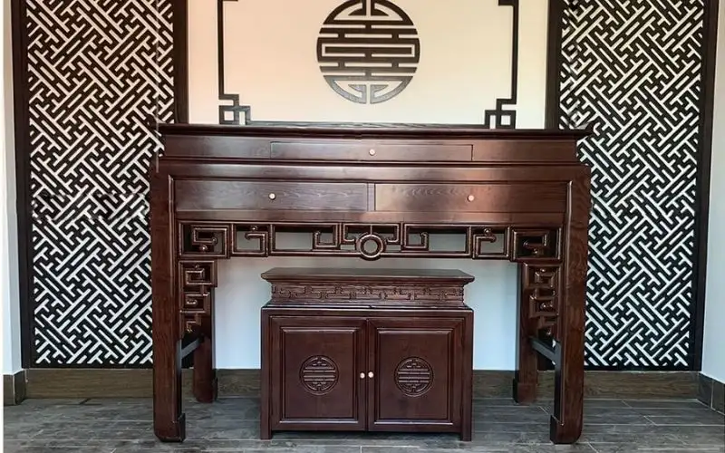 Bàn thờ gỗ tinh tế