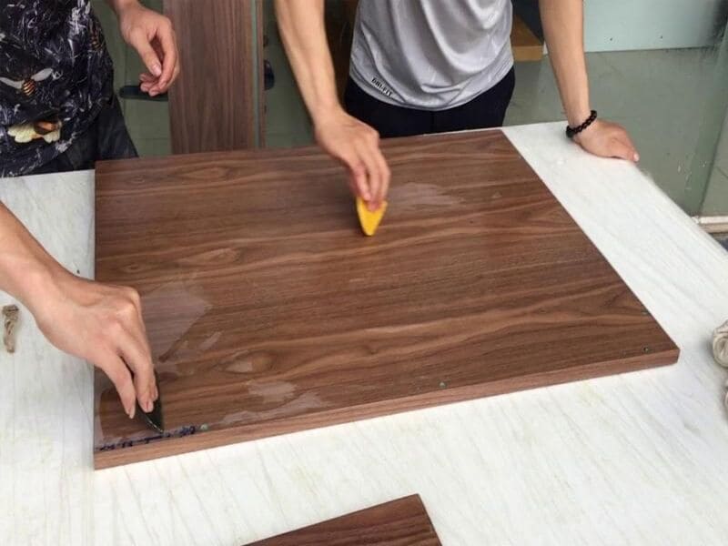 Nhược điểm của sơn phủ gỗ công nghiệp 2K