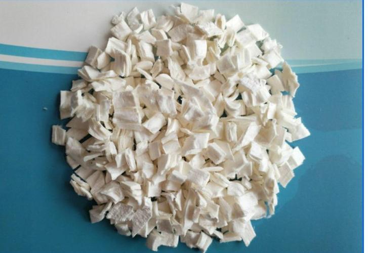giấy được làm từ gì