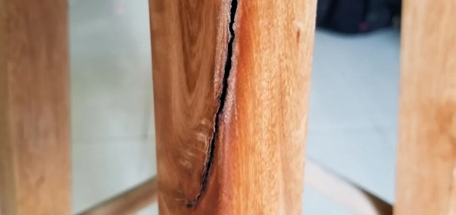gỗ bị nứt