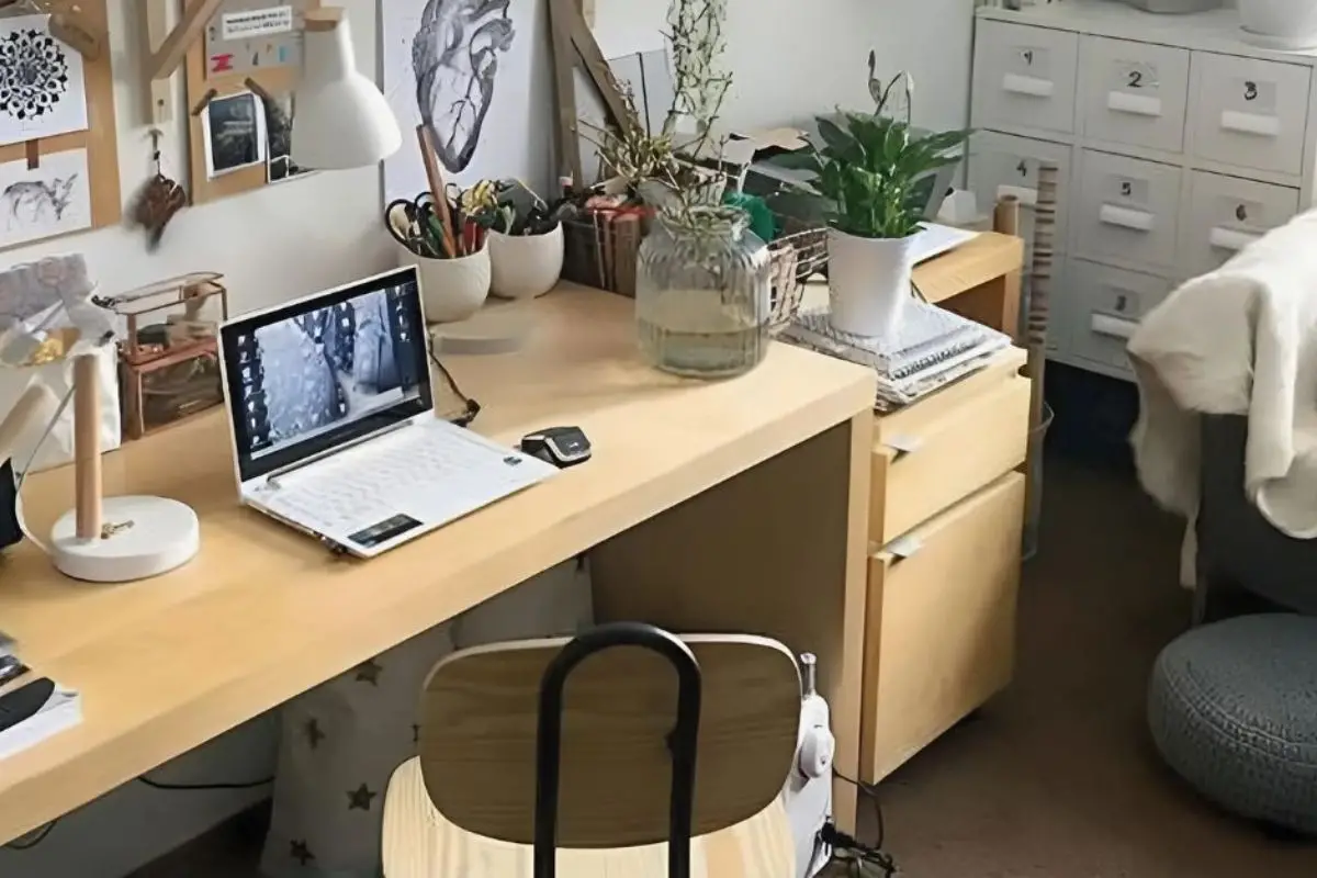 Tạo góc học tập nhỏ gọn, đủ dùng