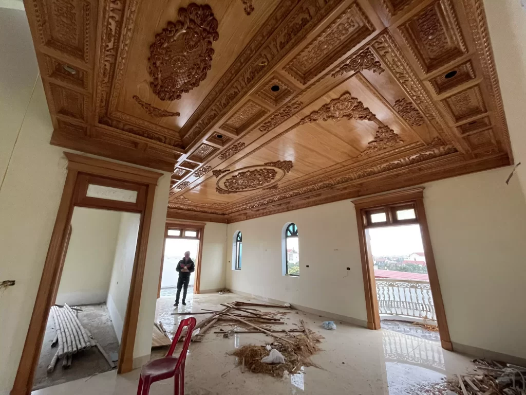 Thi công trần nhà gỗ tự nhiên