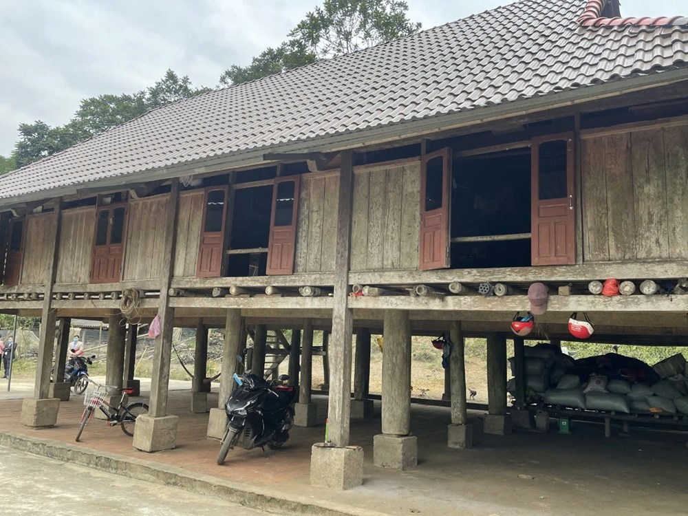 Nhà Sàn Người Mường