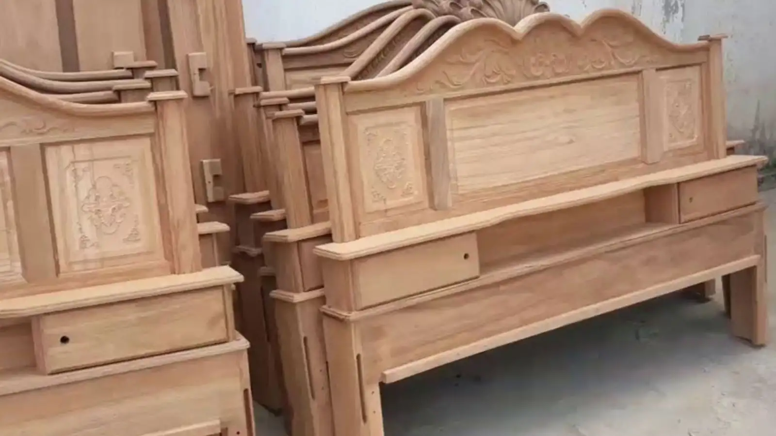  Giường ngủ gỗ