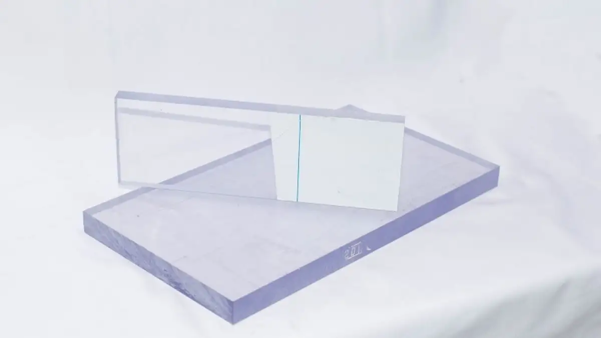 Nhựa PC là gì? Ưu điểm nhựa PC?