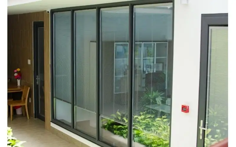 Vách Ngăn Nhôm Kính